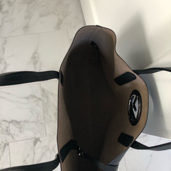 Black Fendi tote! Such a cute travel bag, but not bulky. Super trendy! - Picture 8 of 15